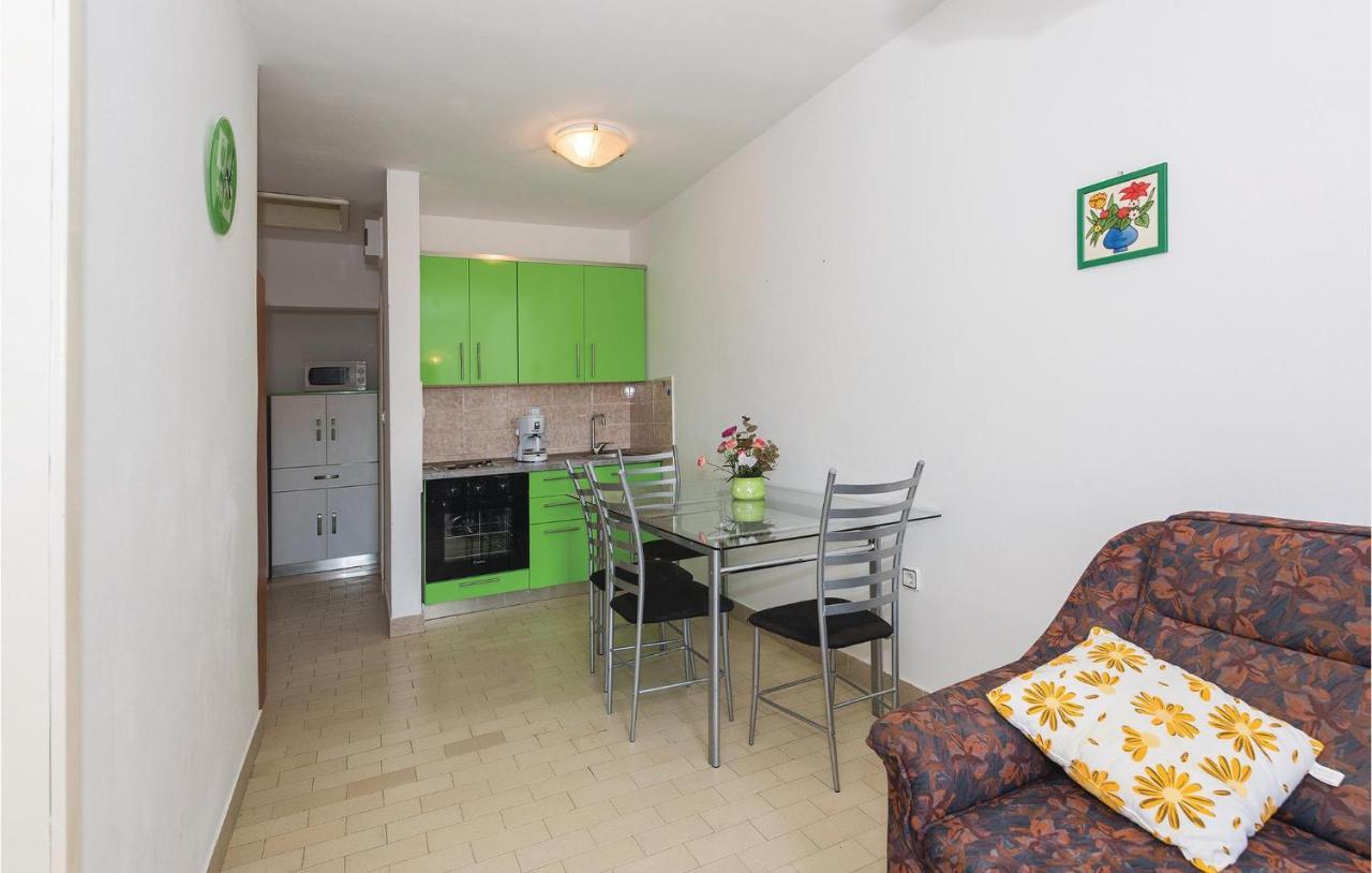 Beautiful Apartment In Rogoznica With Wifi エクステリア 写真