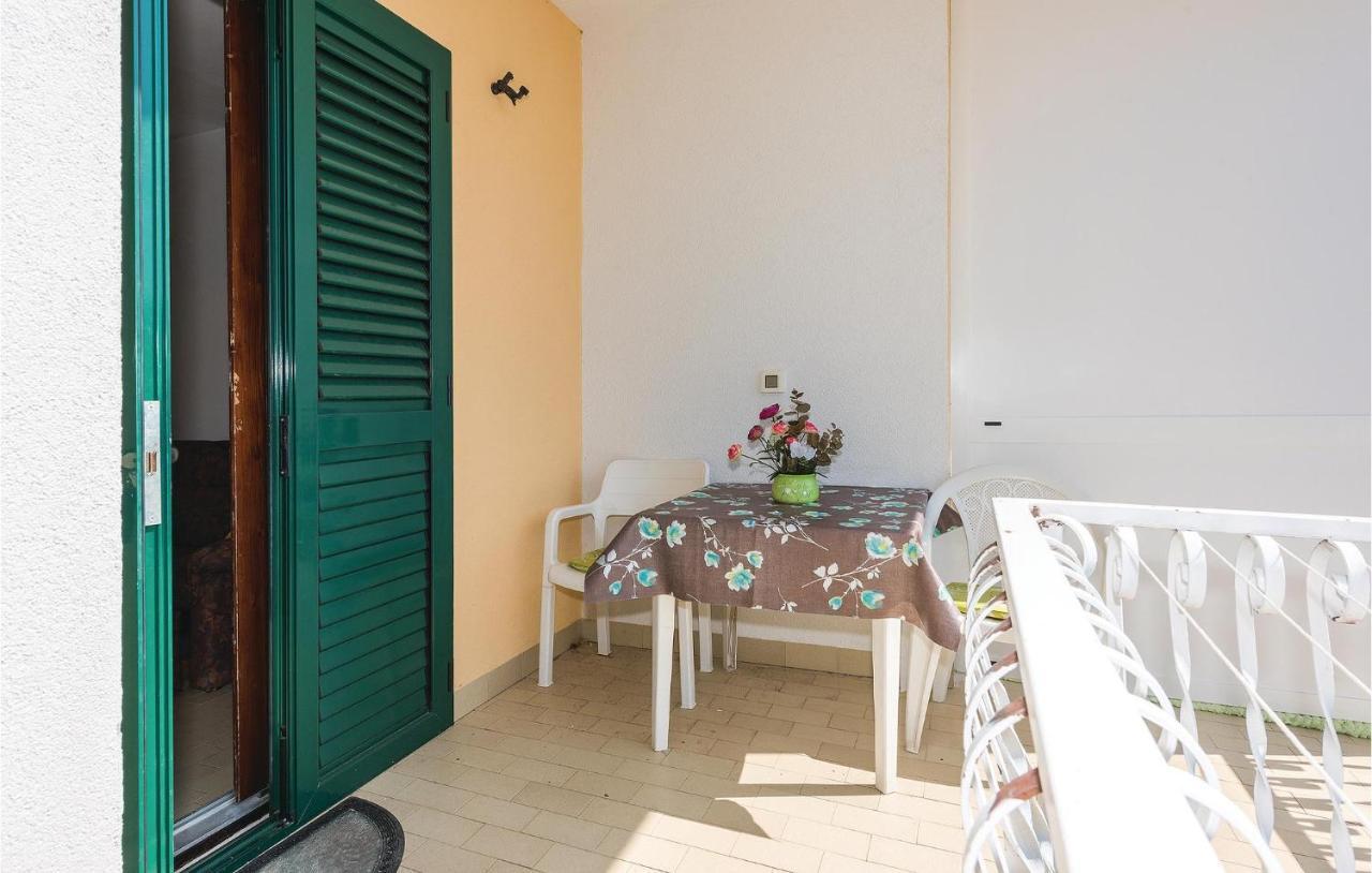 Beautiful Apartment In Rogoznica With Wifi エクステリア 写真