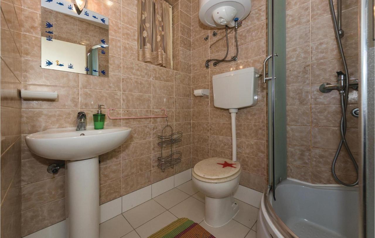 Beautiful Apartment In Rogoznica With Wifi エクステリア 写真