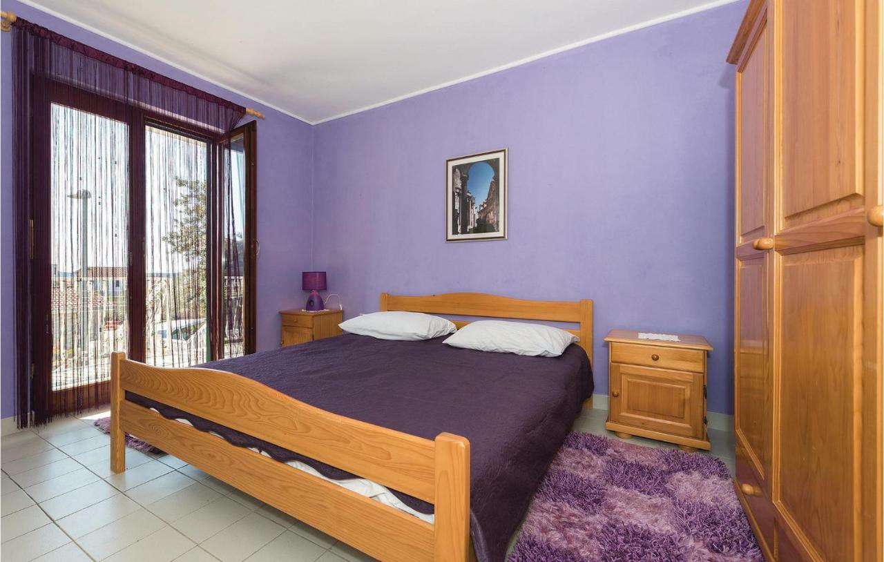 Beautiful Apartment In Rogoznica With Wifi エクステリア 写真